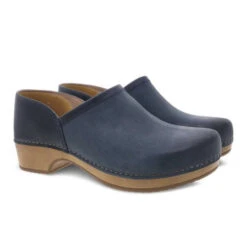 Dansko Brenna Clog 17 Dansko Brenna Clog -Cavalleria Toscana Store brenna clog navy pair 9431 751600 dansko 91593.1640727397